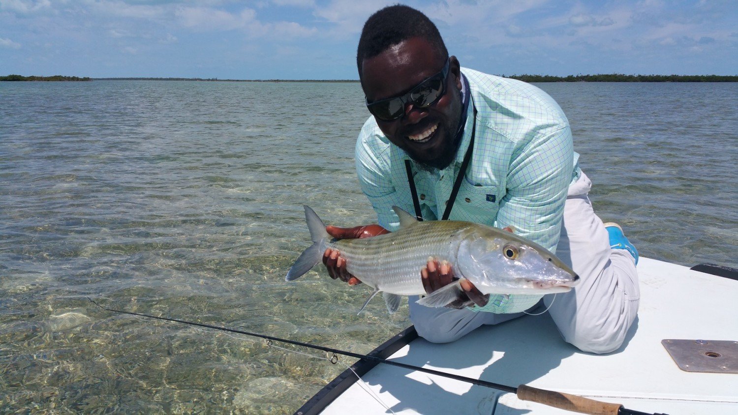 T&T Pro guide Meko Glinton with a nice Bahamian bone and the Solar 908